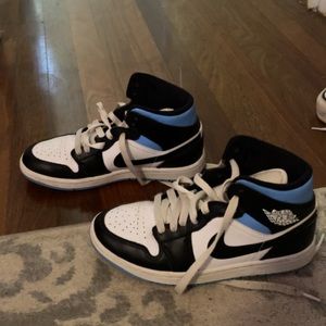 nike blue black and white jordan’s